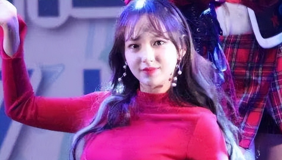 程潇的胸也太大了吗（巨胸程潇的图片资料介绍）