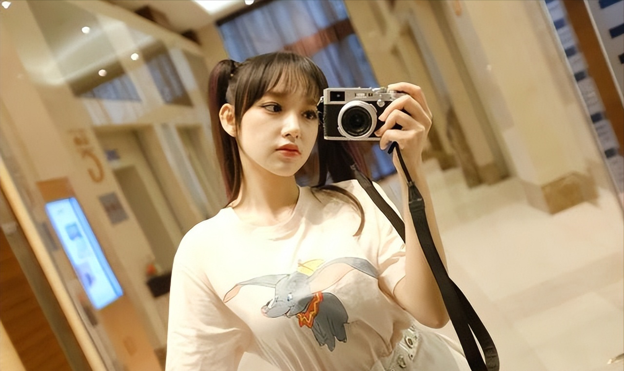 程潇的胸也太大了吗（巨胸程潇的图片资料介绍）