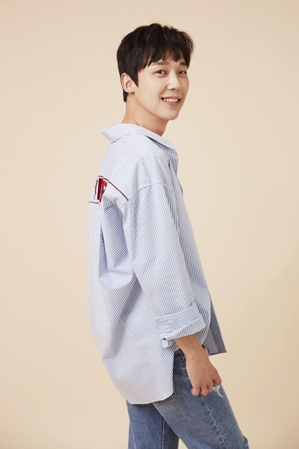 十部必看的韩剧顶楼(大热韩剧顶楼主演们的反转魅力你知道多少)(3)