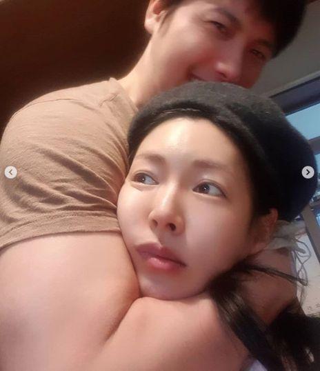 十部必看的韩剧顶楼(大热韩剧顶楼主演们的反转魅力你知道多少)(1)