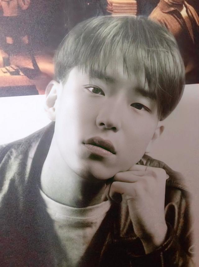 十部必看的韩剧顶楼(大热韩剧顶楼主演们的反转魅力你知道多少)(2)