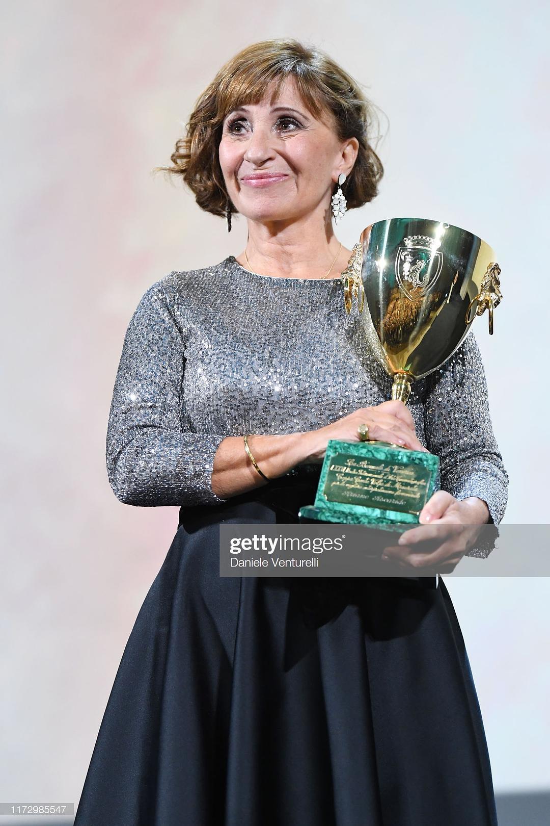 阿丽亚娜·阿斯卡里德个人资料写真作品