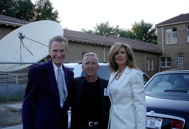 默多克为什么迷着邓文迪(默多克不守男德)(8)