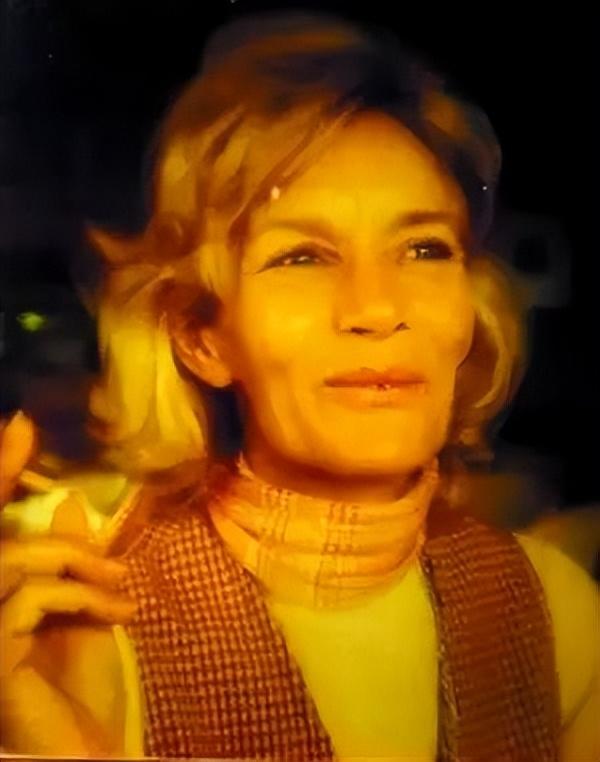 默多克为什么迷着邓文迪(默多克不守男德)(21)