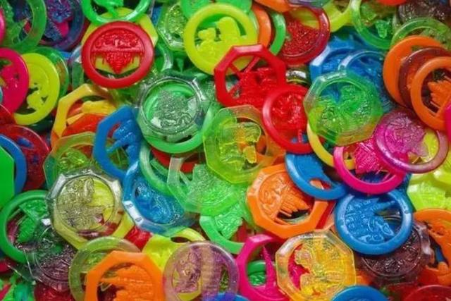 老款小浣熊干脆面是什么包装(没停产还出了新卡)(7)