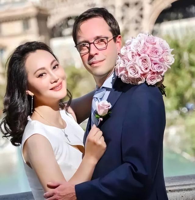 大宋佳个人资料及婚史（大宋佳前夫比她大21岁）(23)