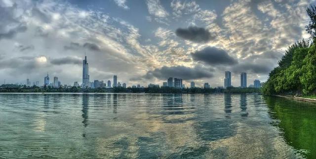 写给一座城市的情诗(一座城市一首诗词)(4)