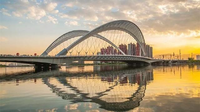 写给一座城市的情诗(一座城市一首诗词)(25)