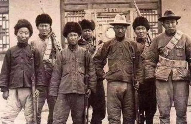 东北剿匪记的真实事件(东北胡匪往事砸窑)(16)