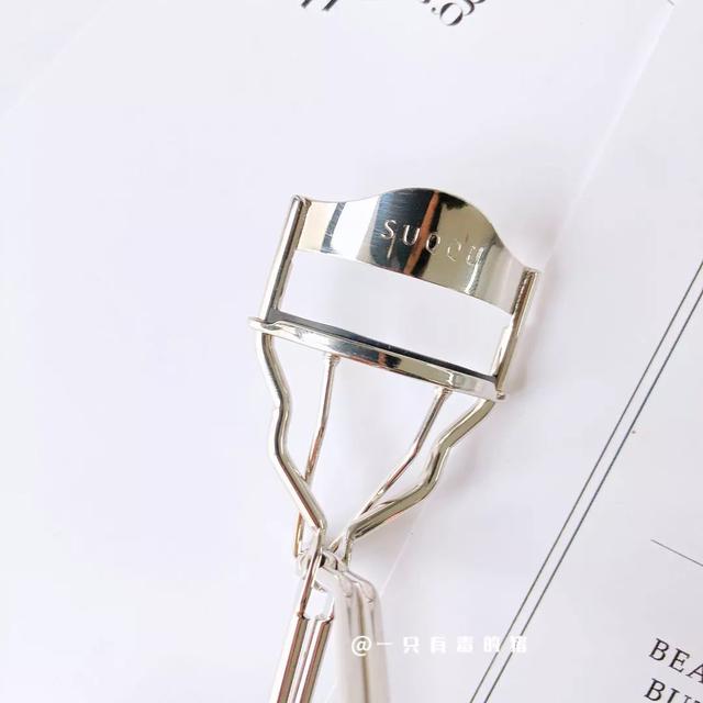 网红加长浓密睫毛膏（护士长测评站8款网红睫毛夹大pk）(15)