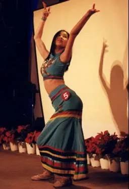 黄圣依巅峰时期（黄圣依金莎20年前并肩上海选秀）(11)