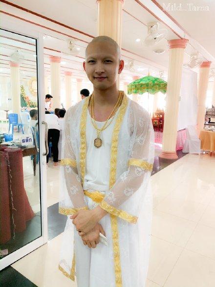 泰国十大天然男星(他泰男星出家照)(36)