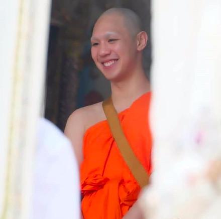 泰国十大天然男星(他泰男星出家照)(15)