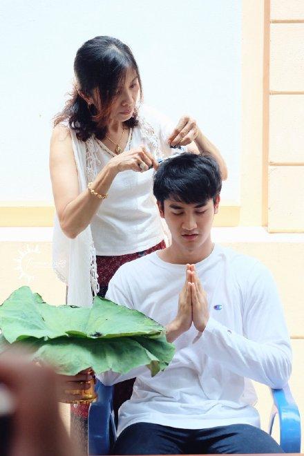 泰国十大天然男星(他泰男星出家照)(24)