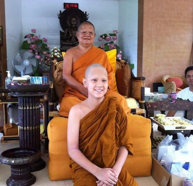 泰国十大天然男星(他泰男星出家照)(31)