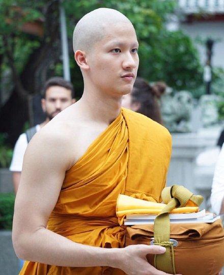 泰国十大天然男星(他泰男星出家照)(29)