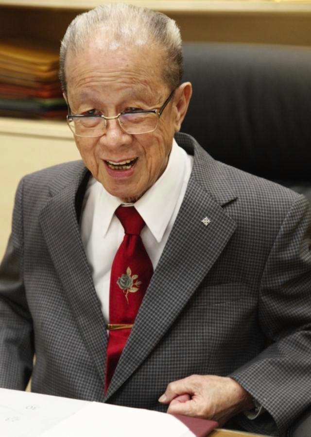 陈百强墓地下葬（陈百强95岁父亲陈鹏飞将举办土葬仪式）(5)