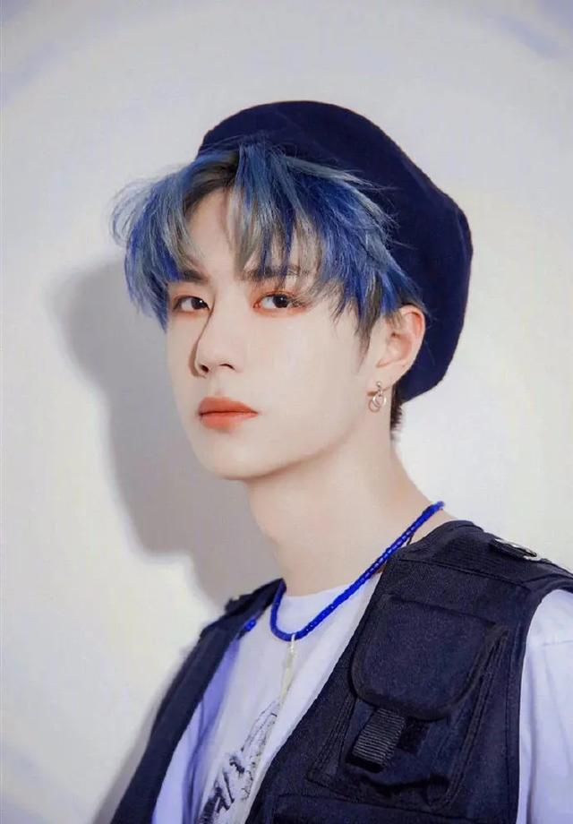 王一博安踏12月新款(官宣上架5分钟揽4000万)(22)