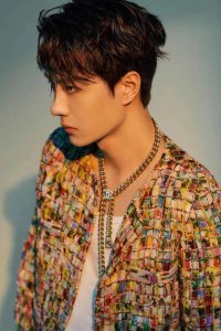 ​王一博安踏12月新款（官宣上架5分钟揽4000万）