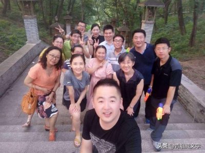 ​赞教师的七绝诗（星辰一一赞青年教师）