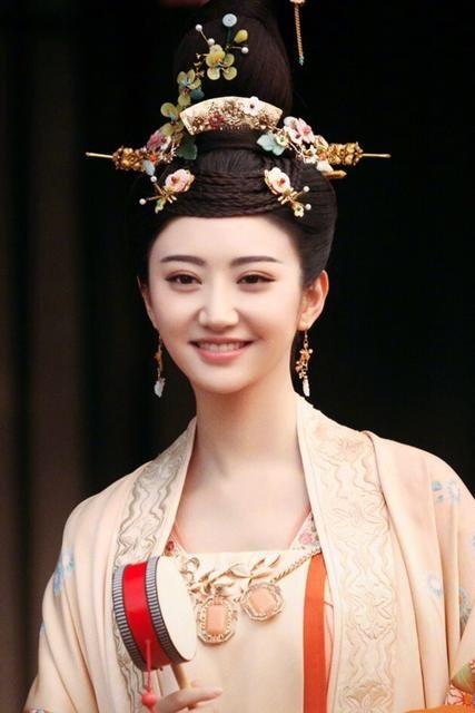 景甜双眼皮手术全过程（景甜承认整容手术失败撞脸）(6)