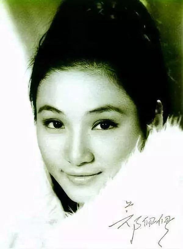 经典动作打星(那些曾为我们带来欢乐的女打星们)(4)