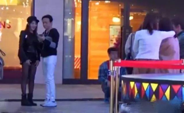 经典动作打星(那些曾为我们带来欢乐的女打星们)(43)