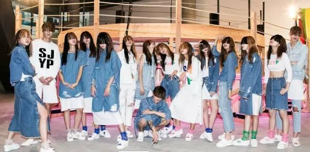 韩国新火的服装品牌(品牌首尔时装周那么潮)(34)