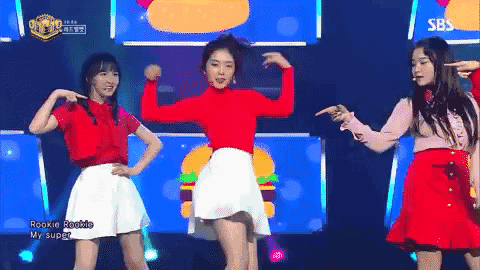 韩国女团成员未跪被骂(女团成员用衣遮腿被骂)(33)