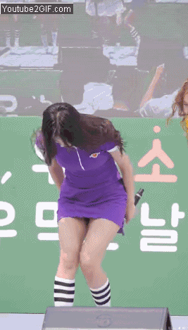 韩国女团成员未跪被骂(女团成员用衣遮腿被骂)(31)