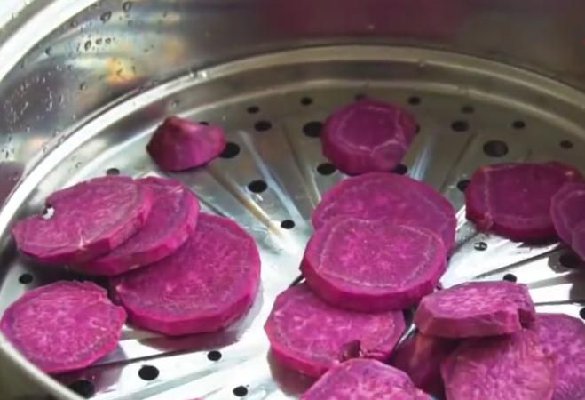 紫薯蒸熟了放一晚上能吃吗