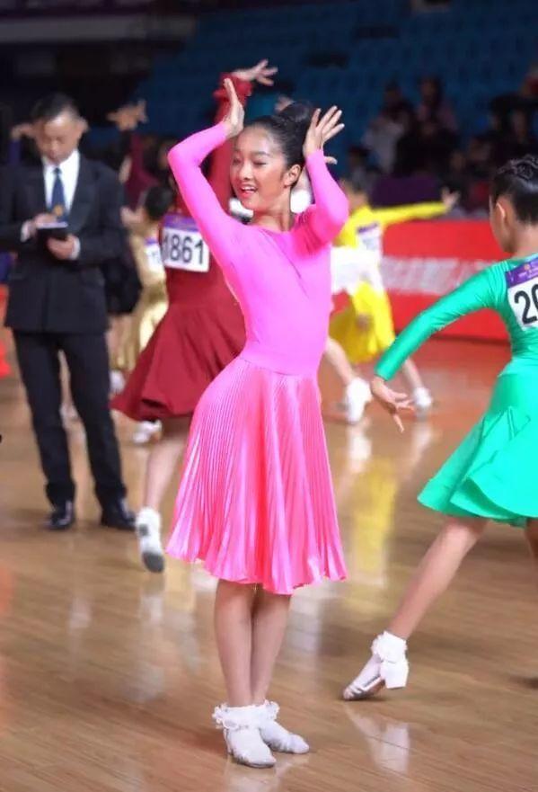 马伊琍晒一家三口美照 马伊琍母女三人罕同框(14)