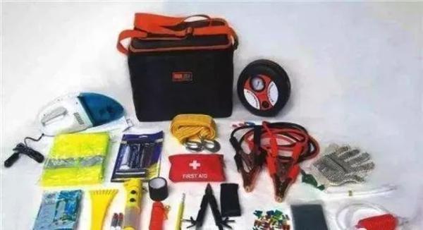 开车新手必看100个技巧(新手必学开车小技巧)(8)