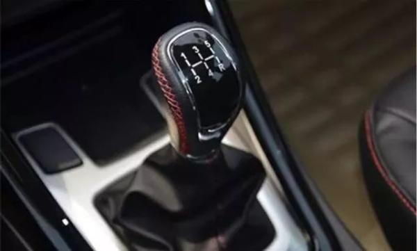 开车新手必看100个技巧(新手必学开车小技巧)(5)