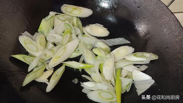 葱烧海参的最正宗做法(葱烧海参为家人做一次吧)(3)