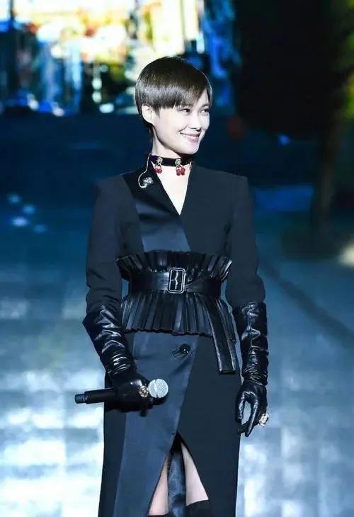 白象方便面最新消息(白象方便面6位代言人曝光)(12)