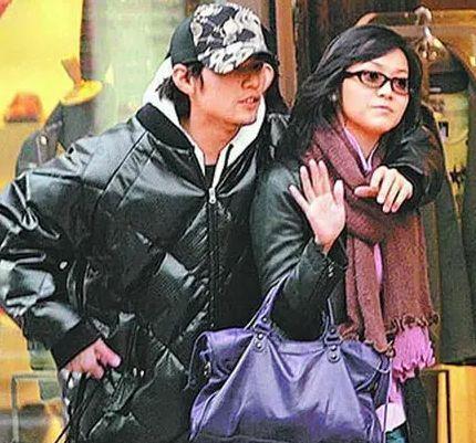 周杰伦晒与昆凌合影庆祝结婚7周年(17岁遇见周杰伦21岁出嫁)(12)