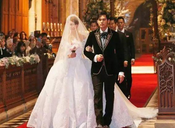 周杰伦晒与昆凌合影庆祝结婚7周年(17岁遇见周杰伦21岁出嫁)(7)