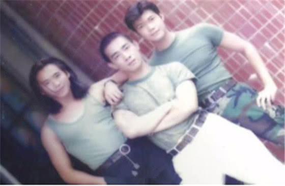 应采儿陈小春第二次结婚照(应采儿和陈小春的婚前往事)(4)