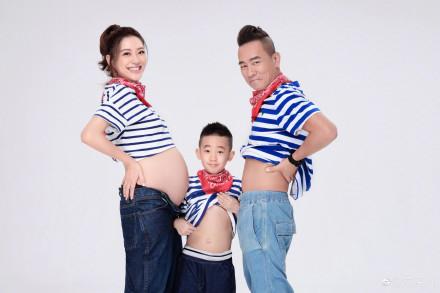 应采儿陈小春第二次结婚照(应采儿和陈小春的婚前往事)(14)