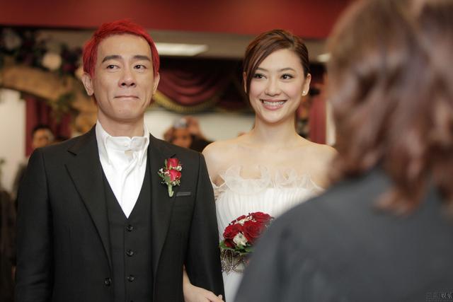 应采儿陈小春第二次结婚照(应采儿和陈小春的婚前往事)(13)