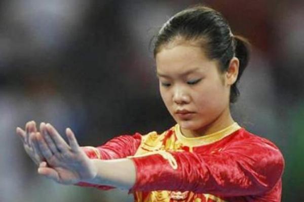 体操女运动员程菲现状(体操女皇程菲17岁破世界纪录)(12)