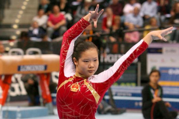 体操女运动员程菲现状(体操女皇程菲17岁破世界纪录)(7)