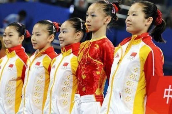 体操女运动员程菲现状(体操女皇程菲17岁破世界纪录)(8)