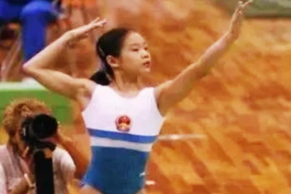 体操女运动员程菲现状(体操女皇程菲17岁破世界纪录)(4)