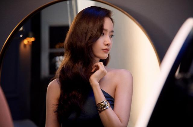 林允儿雅诗兰黛广告完整版（代言从未有空白期）(9)