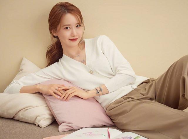 林允儿雅诗兰黛广告完整版（代言从未有空白期）(3)