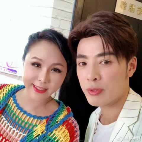 乌兰托娅照片（乌兰图雅靠央视走红）(8)