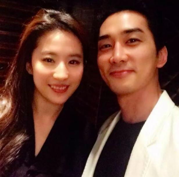 刘亦菲发微博晒12年前素颜（刘亦菲早上发文）(6)