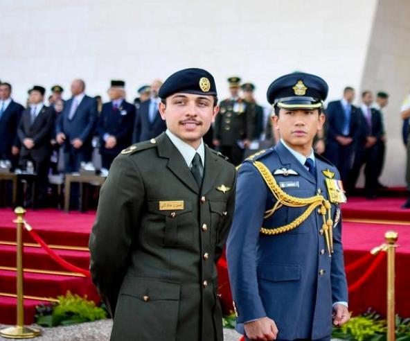 文莱王子与吴尊的关系(文莱王子颜值不输吴尊)(13)